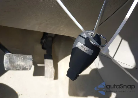 2013 Jeep Grand Cherokee Laredo из США, поврежденный, VIN 1C4RJEAT0DC610804